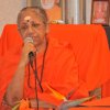 ma chanting the concluding shloka after the q  a session